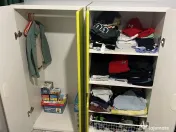 Vând 2 șifoniere și o ladă pentru jucării – Stare foarte bună! 🧸👗 