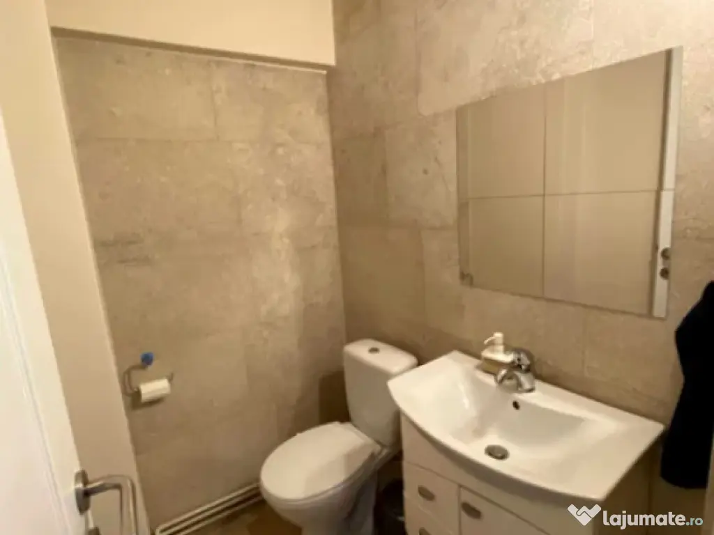 Apartament 3 camere, decomandat - zona Racadau