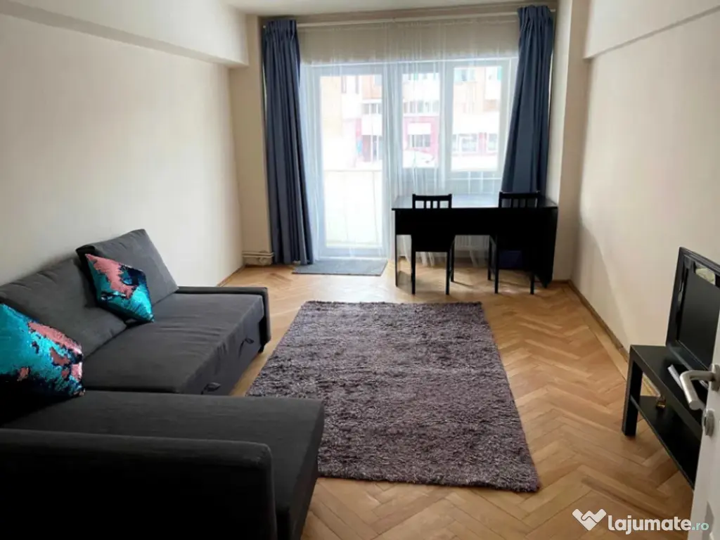 Apartament 3 camere, decomandat - zona Racadau