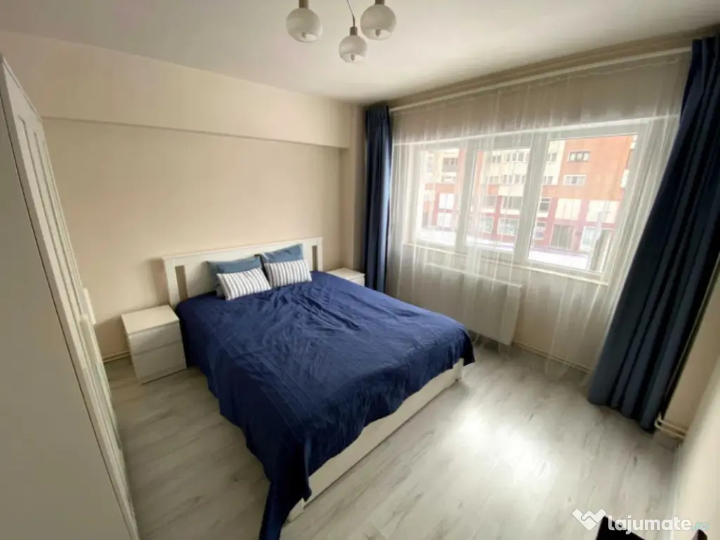 Apartament 3 camere, decomandat - zona Racadau