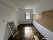 Apartament cu 2 camere de , etaj 4, zona Sud 