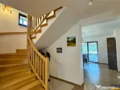 Refugiu pretios:jacuzzi, lemn masiv,2.000 mp teren,4 dormito 