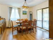 Refugiu pretios:jacuzzi, lemn masiv,2.000 mp teren,4 dormito 