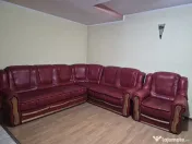 Vand colțar format din canapea extensibila si fotoliu, în stare excelenta. 