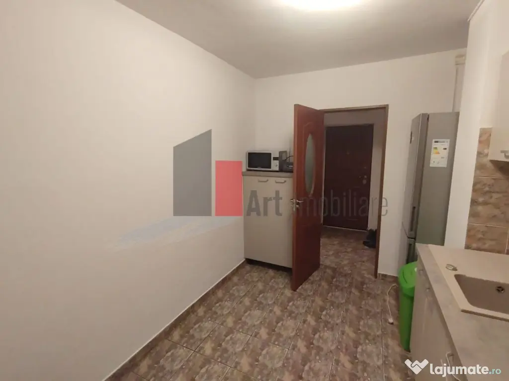 Prima închiriere apartament decomandat 3 camere - Bd. La...