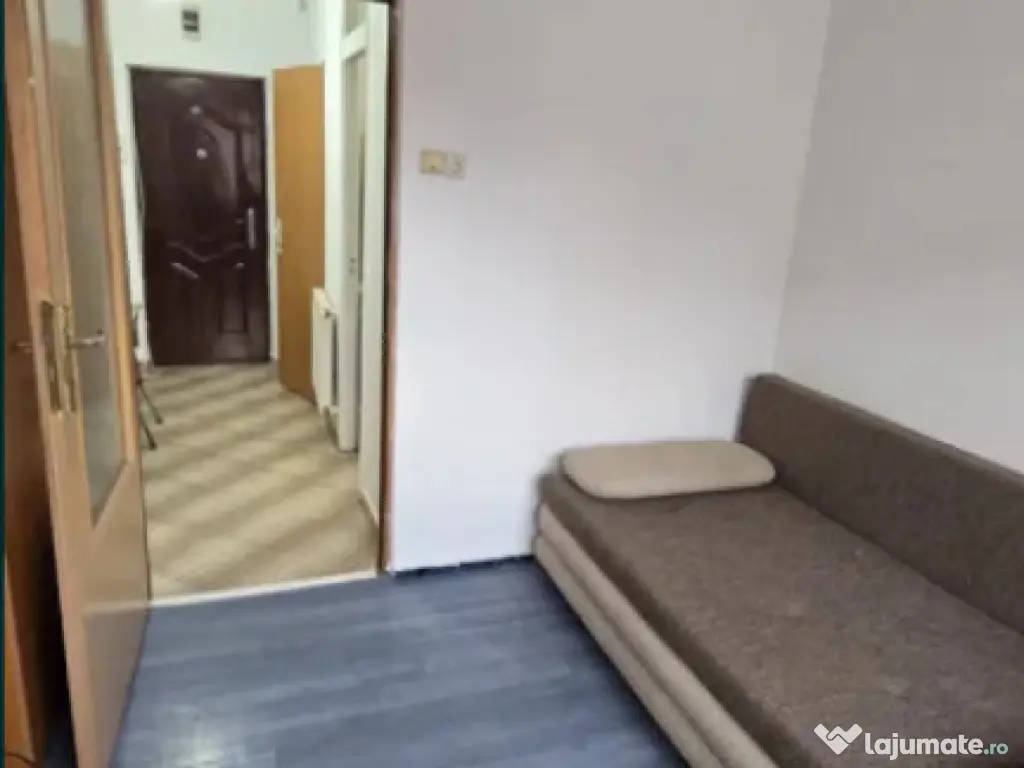 Garsoniera decomandata - Centrul Civic