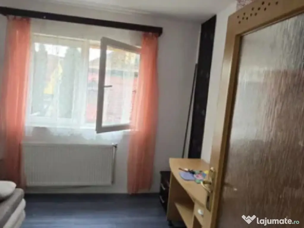 Garsoniera decomandata - Centrul Civic