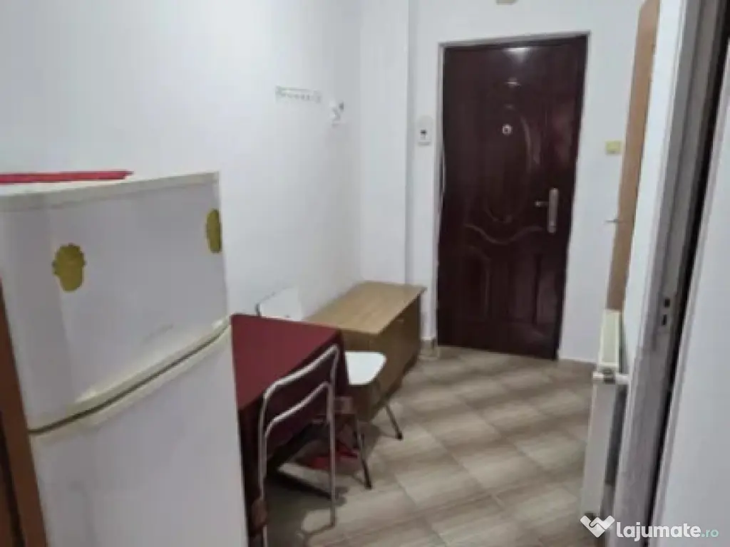 Garsoniera decomandata - Centrul Civic