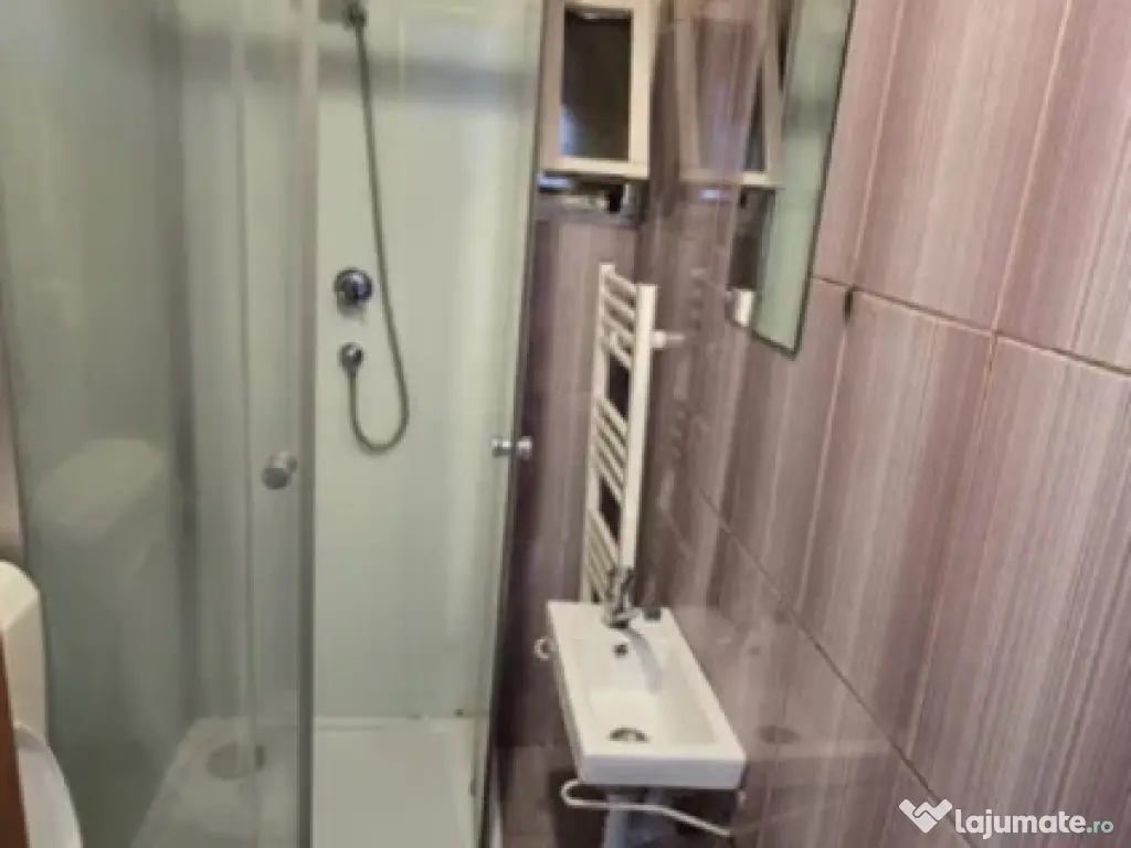 Garsoniera decomandata - Centrul Civic