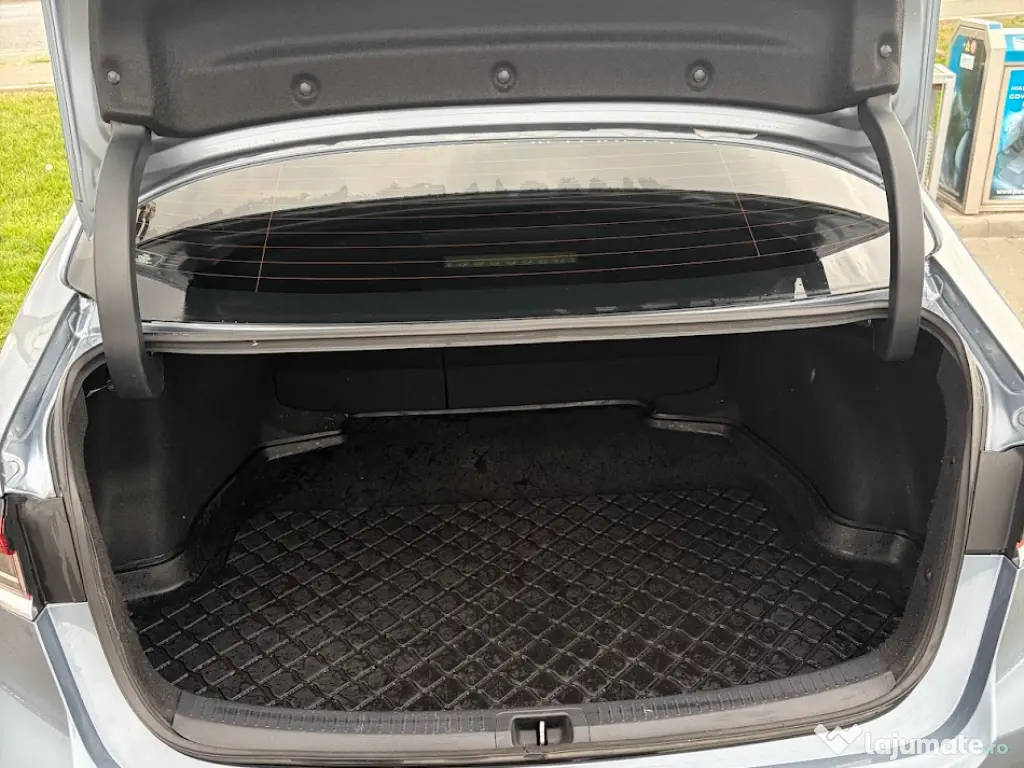 Toyota Corolla 2019 recent facuta revizia / garantie pana in 2029