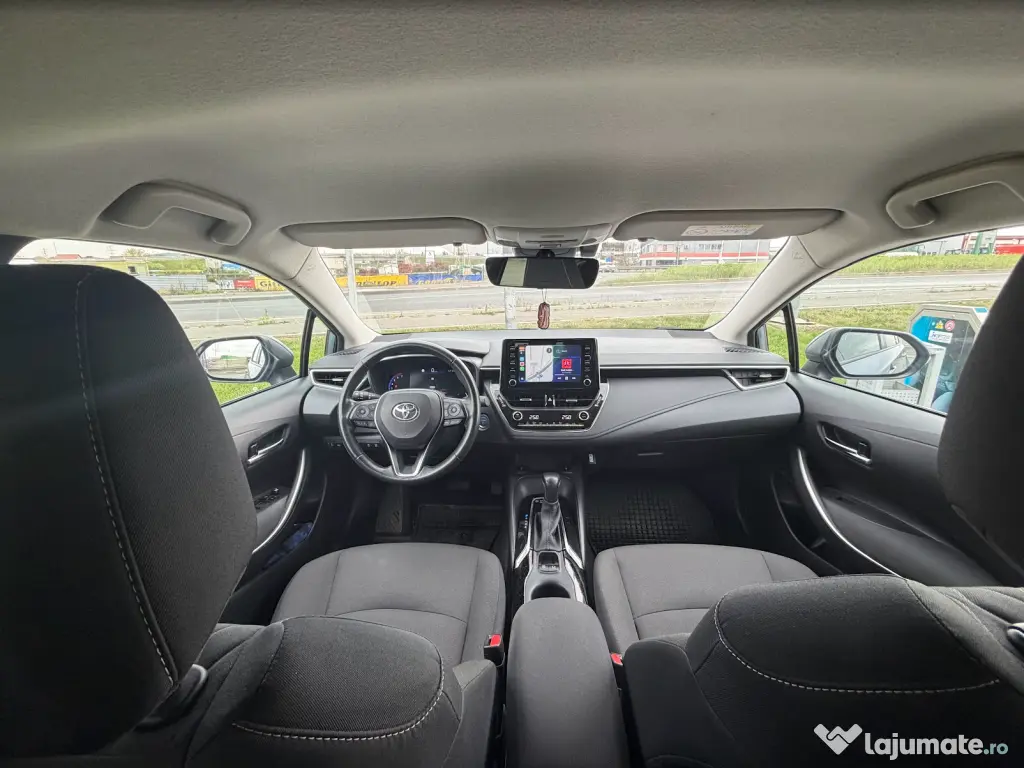 Toyota Corolla 2019 recent facuta revizia / garantie pana in 2029