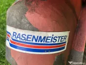 Motocoasa cu masa de taiere