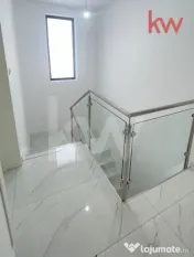 Casa moderna spatioasa, luminoasa si confortabila 