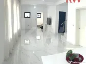 Casa moderna spatioasa, luminoasa si confortabila 