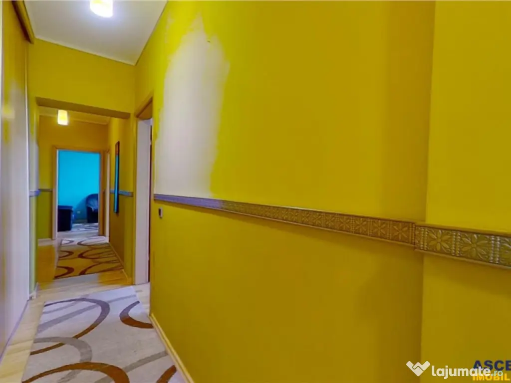 Tur 3D! Decomandat si ergonomic configurat, Semicentral, Bra