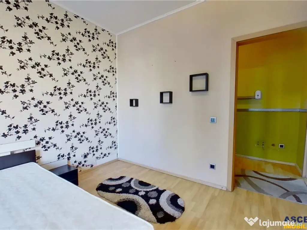 Tur 3D! Decomandat si ergonomic configurat, Semicentral, Bra