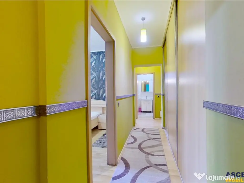 Tur 3D! Decomandat si ergonomic configurat, Semicentral, Bra