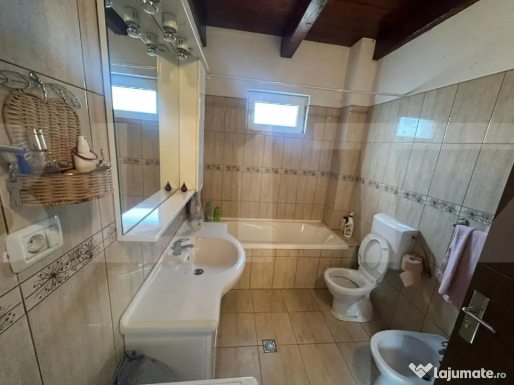 Casă P+M + Garaj, Șofronea – Complet Mobilată, Construc