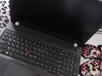 vând laptop