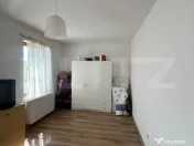 Casă de vânzare – spațioasă, cu curte ideală pentru o 