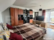 Casă de vânzare – spațioasă, cu curte ideală pentru o 