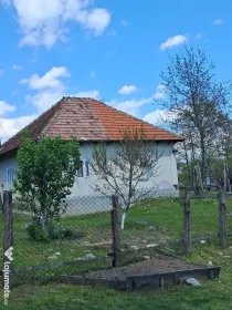 Vanzare teren 10000mp si casa Tomsani Valcea