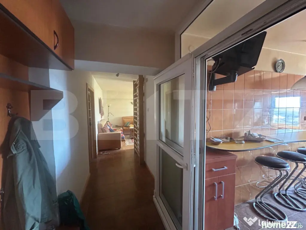 Apartament 4 camere, 84 mp, toate utilitatile, etaj 8/8, zon