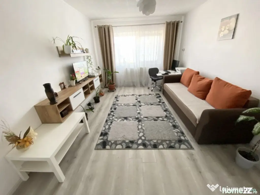 Apartament de 3 camere Florilor-Craiter ( Boxa+Centrala )
