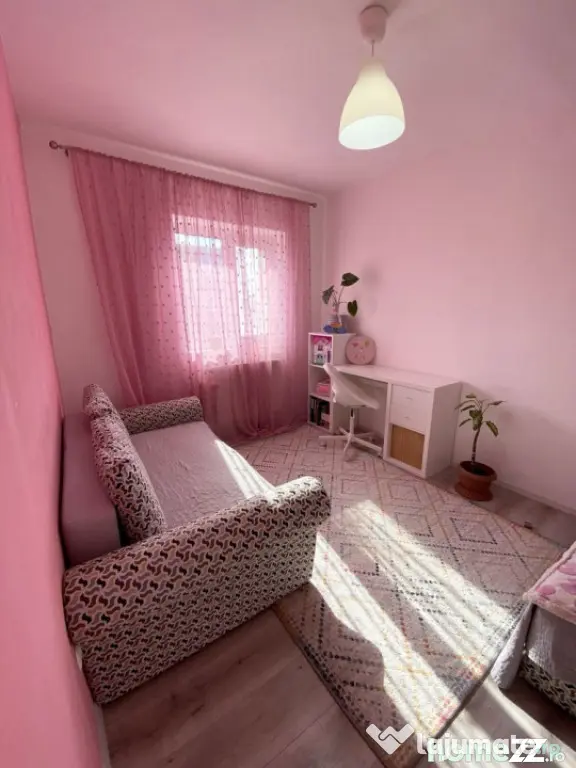 Apartament de 3 camere Florilor-Craiter ( Boxa+Centrala )