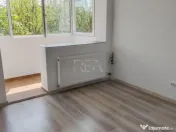 Liniște, lumină și spațiu – 2 camere decomandat lâng? 