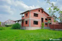 De vânzare proprietate cu două clădiri la roșu, Cord?...