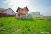 De vânzare proprietate cu două clădiri la roșu, Cord?... 
