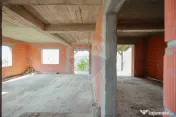 De vânzare proprietate cu două clădiri la roșu, Cord?... 