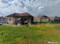 Casa batraneasca, renovabila zona Arcani 1000 mp, front 18