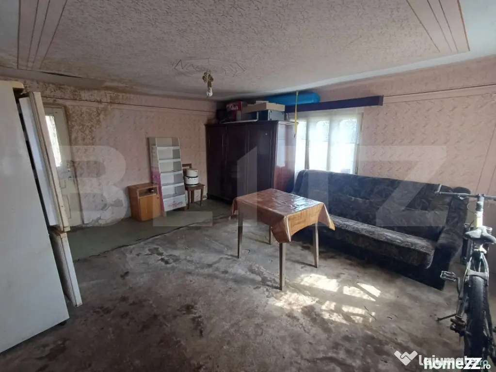 Casa batraneasca, renovabila, 1000 mp, front 18 ml, zona Arc - Targu Jiu (Gorj)