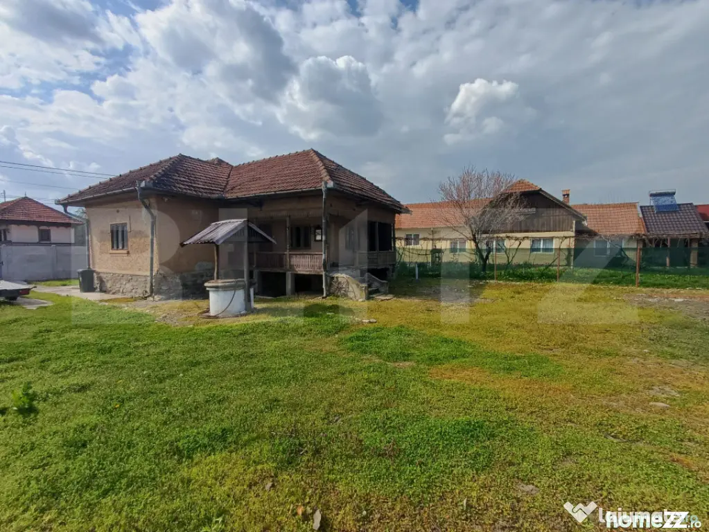 Casa batraneasca, renovabila, 1000 mp, front 18 ml, zona Arc - Targu Jiu (Gorj)