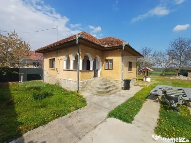 Casa batraneasca, renovabila, 1000 mp, front 18 ml, zona Arc - Targu Jiu (Gorj)