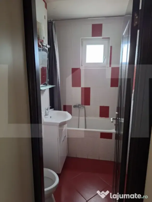 Apartament cu 3 camere, 79 mp, zona Garii