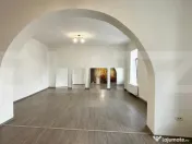 Spatiu birouri, 218mp, curte, central 