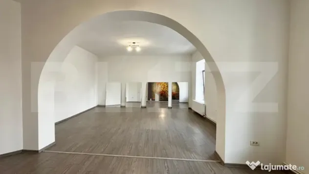 Spatiu birouri, 218 mp, curte, zona Central