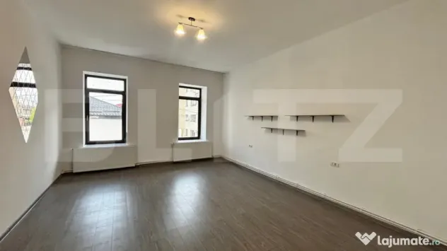 Spatiu birouri, 218 mp, curte, zona Central