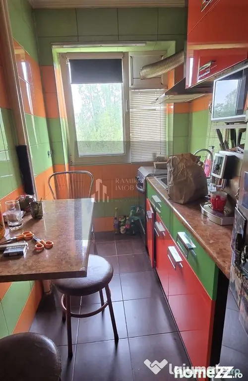 Apartament 3 camere Bd Ctin Brancoveanu /parcare