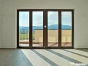 Apartament 3 camere, open space - zona Cristian 