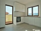 Apartament 3 camere, open space - zona Cristian 