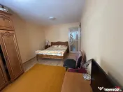 Apartament cu 3 camere de , zona Quattro. 