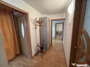 Apartament cu 3 camere de , zona Quattro. 