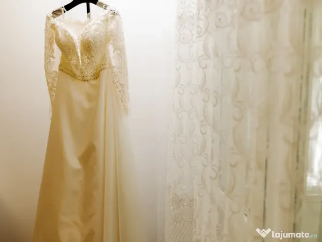 Rochie mireasa 2024