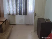 Vând Garsoniera la parter 