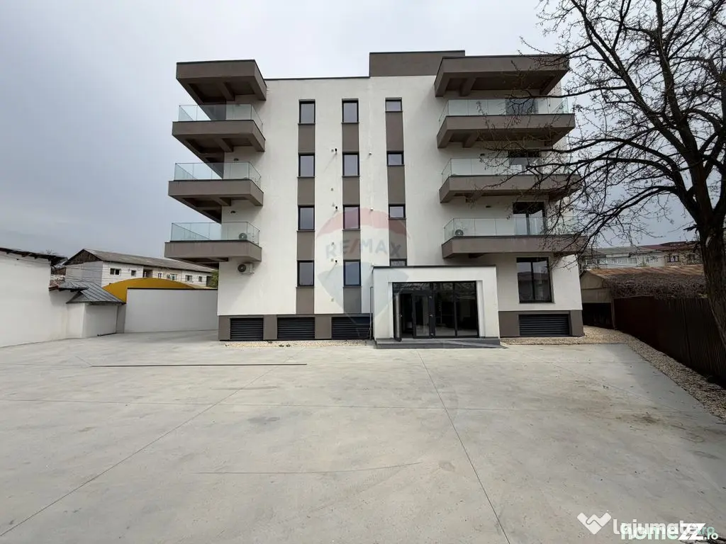 Apartament 3 camere bloc nou zona Finante