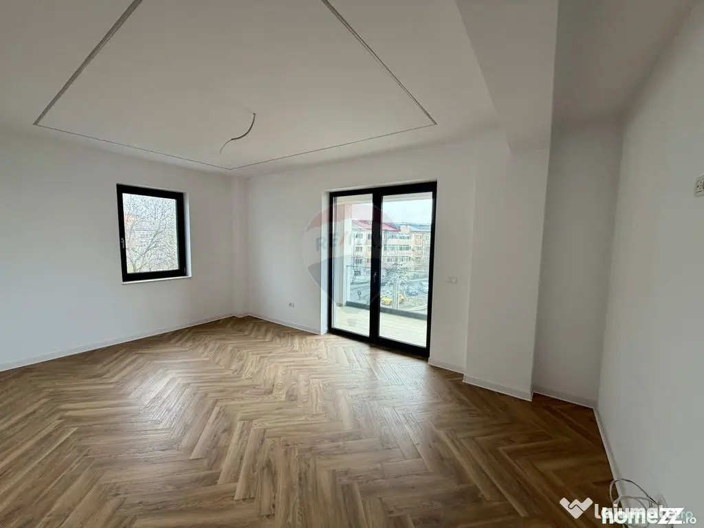 Apartament 3 camere bloc nou zona Finante